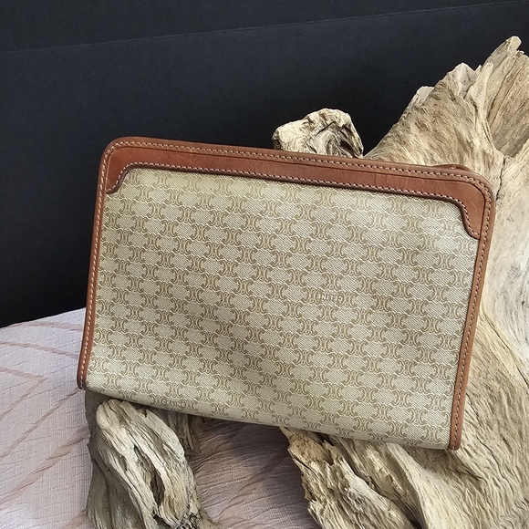 VINTAGE Celine Macadamia Clutch - Picture 1 of 13